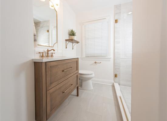 Arlington Heights Hall Bathroom