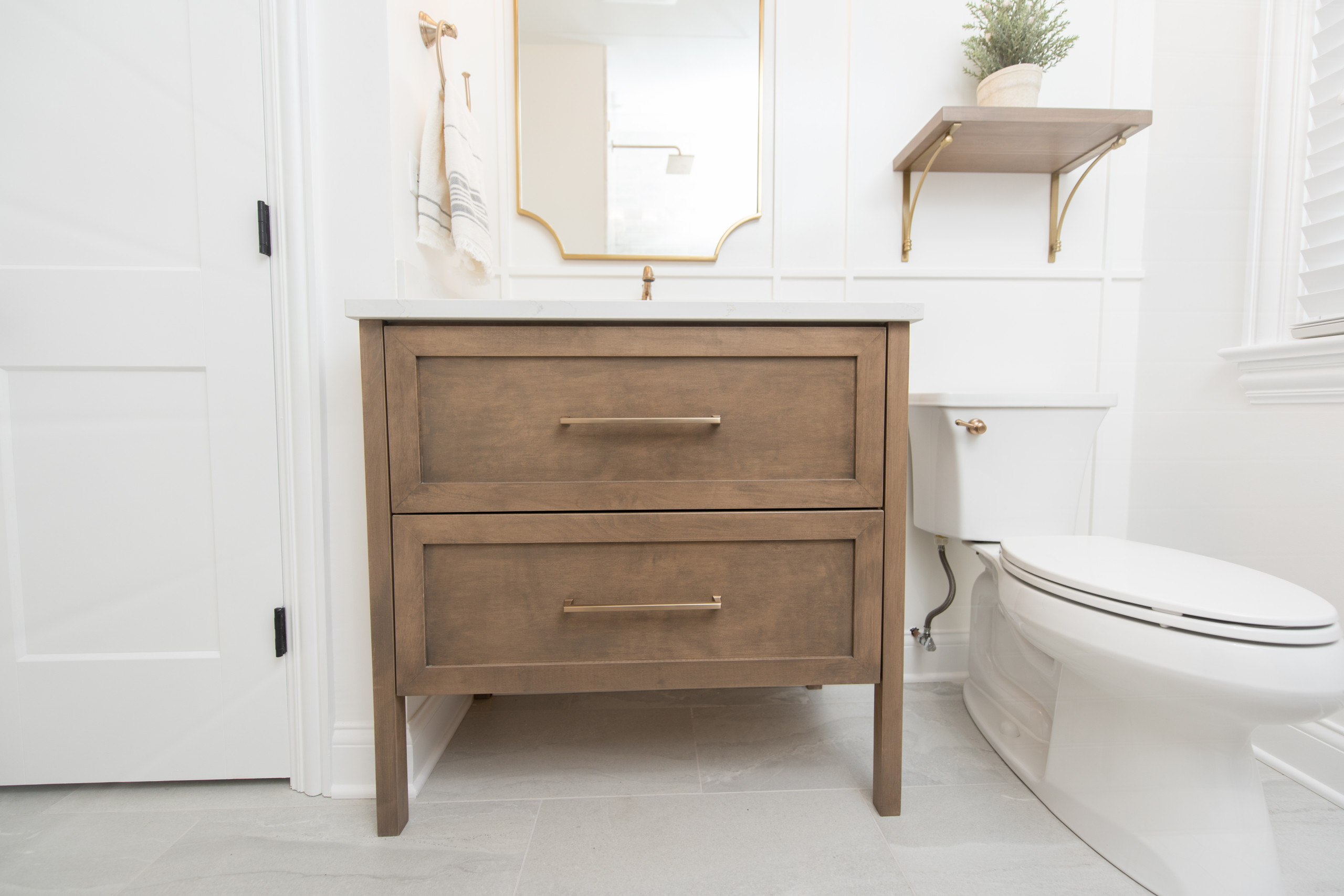 arlington-heights-hall-bathroom-4