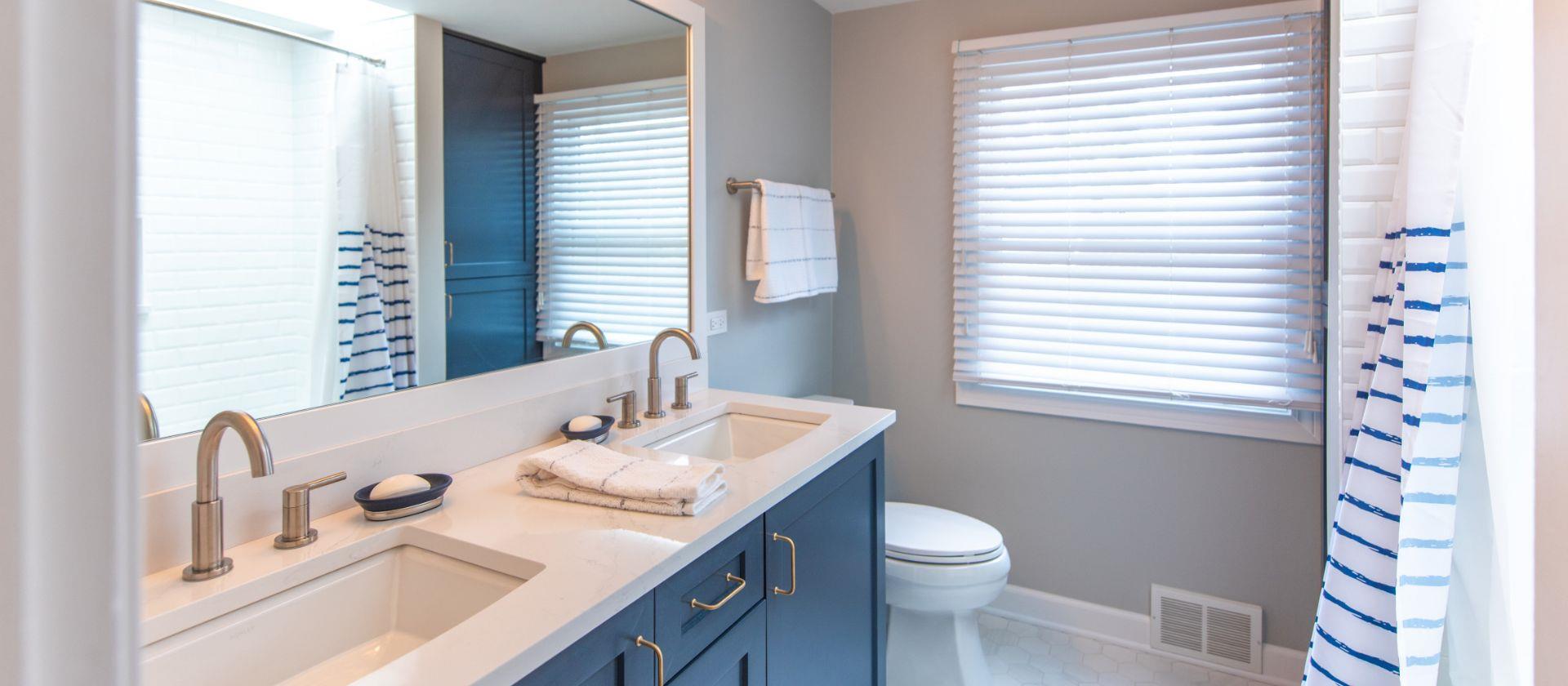 Arlington Heights Hall Bath