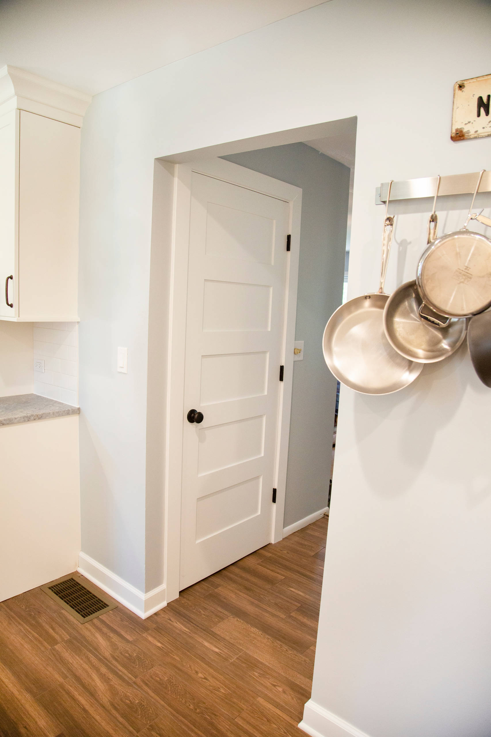 townhouse-kitchen-and-powder-room-update-ward-winning-homes-img~216127190cf146a6_14-0450-1-040a708